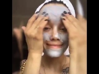 Milky piggy carbonated bubble clay mask