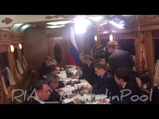 Medvedev holds a meeting on the train