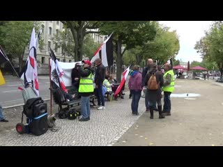 09 10 2020 deutschlandfrage ⚫⚪🔴 und gelbe westen berlin💛 vor der russischen botschaft