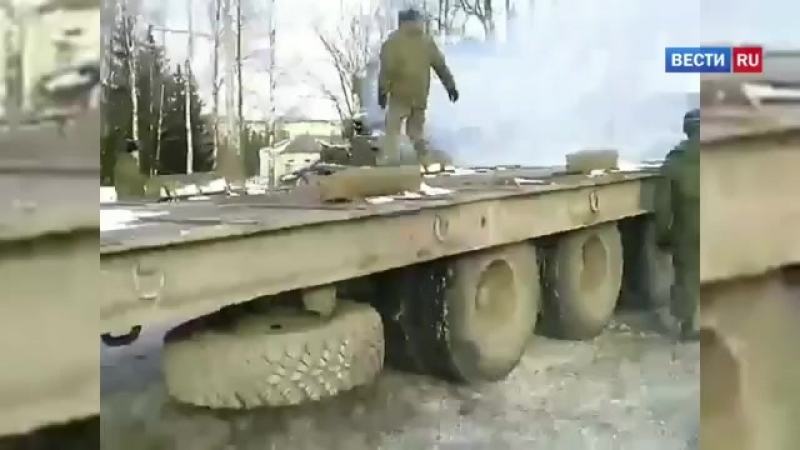 Самоходная гаубица перевернулась при погрузке в калининградской области россия 24