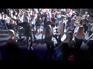 Idol night club live