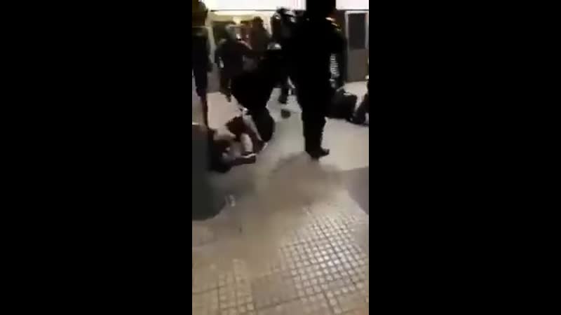 Правильное отношение румынская полиция и тожерумыны