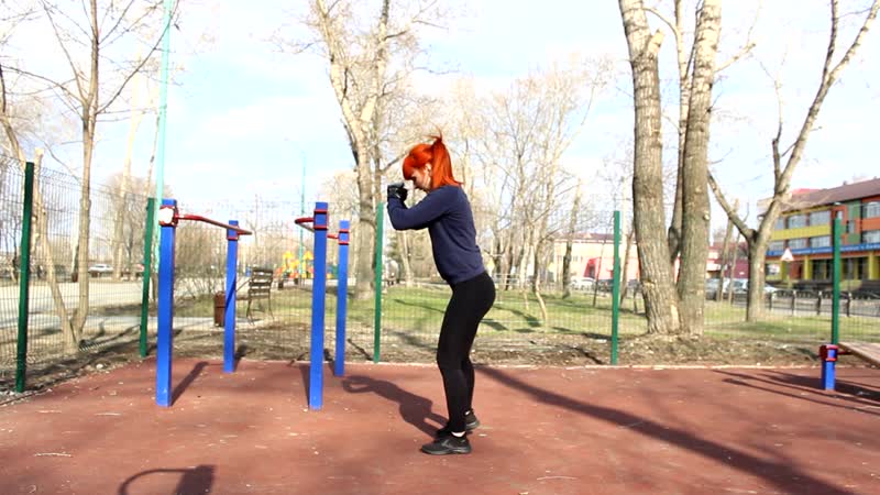 Тренироа на улице прокачай ноги и ягодицы