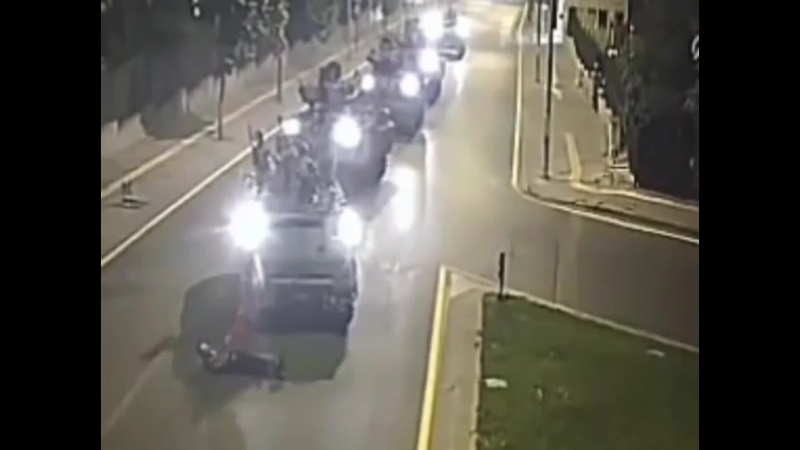 Не пропускает