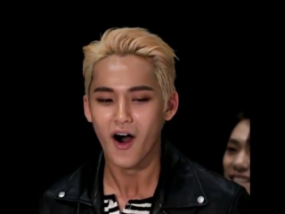 Gyuhan holding hands