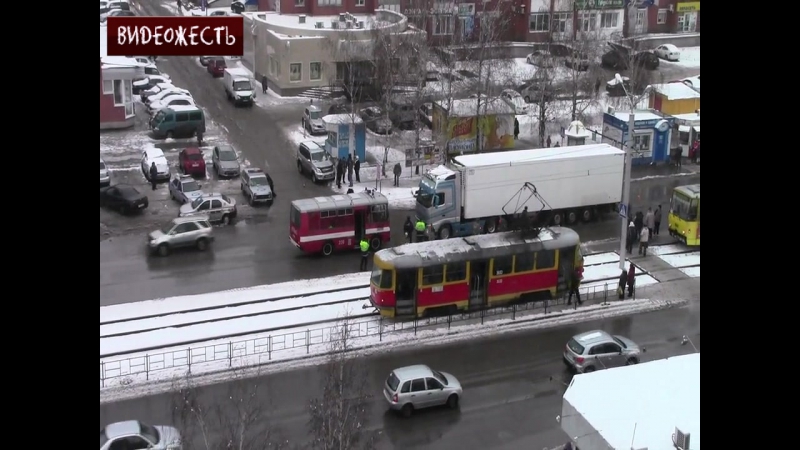 Фура раздавила пешехода © видеожесть