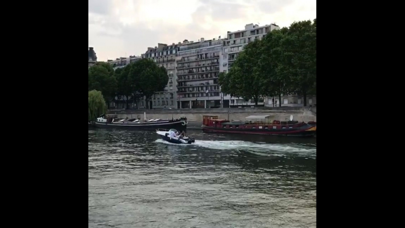 داخل كل انسان تعرفه انسان لا تعرفه👌🏻🕊💕 париж 04 07 2017