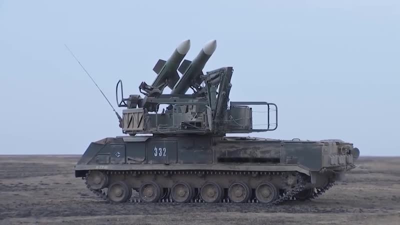 Учения по противовоздушной обороне с применением новейших вооружений войсковой пво под астраханью