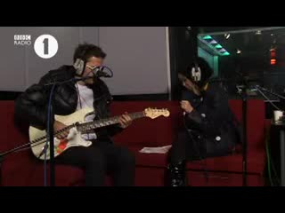 The ting tings on chris moyles radio 1 s live lounge santa baby amp shut up amp let it snow