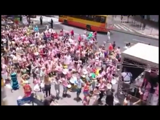 Ensaio do bloco "trema na linguiça" agita o pré carnaval de bh