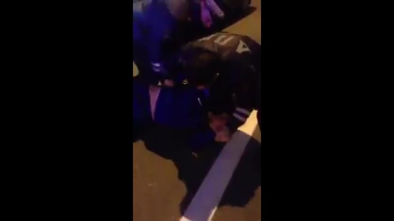 Боец росгвардии накормил лещами оборотней в погонах уличные драки ru