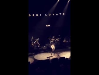 Demi lovato singing confident at #umgshowcase (via tanyarad snapchat) #2