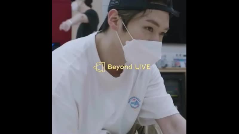 ᅠ ᅠ lee know definitely loves hwang hyunjin very much 🥺💕🤲🏻