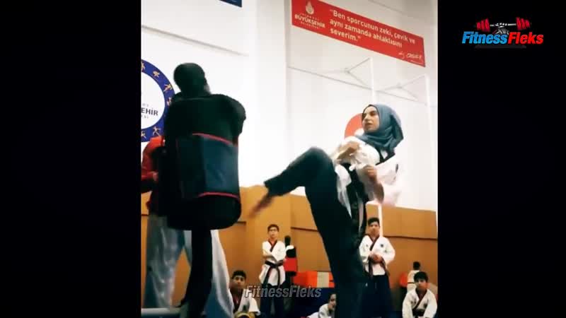 Sls боевая красотка в хиджабе kübra dağli чемпионка мира по тхэквондо