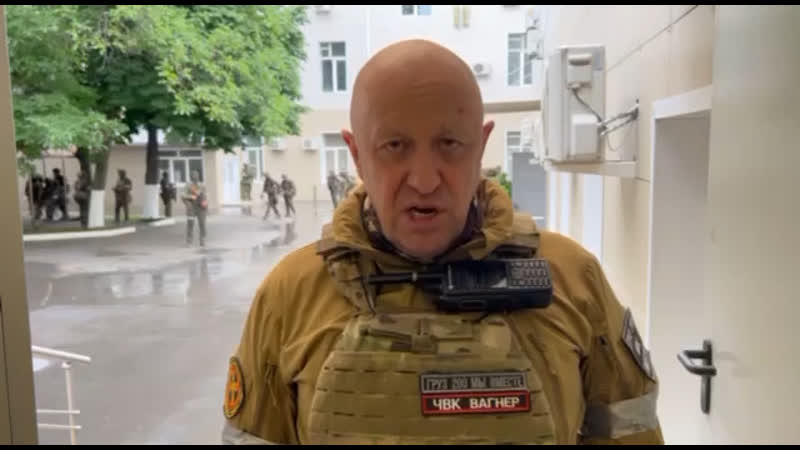 "всі військові об'єкти ростова під контролем, у тому числі аеродром