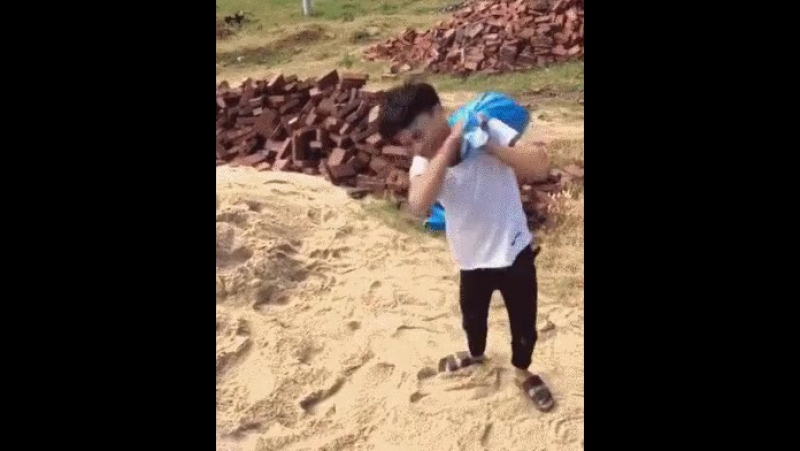 Когда устал на работе но мама заставила выкинуть мусор