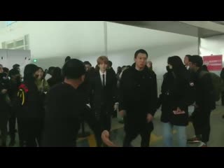 [video] 191228 luhan @ tencent video all star awards 2019 backstage