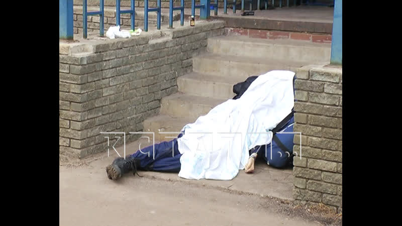 Инкассатор, желая показать как отбиваться от грабителей застрелил своего коллегу