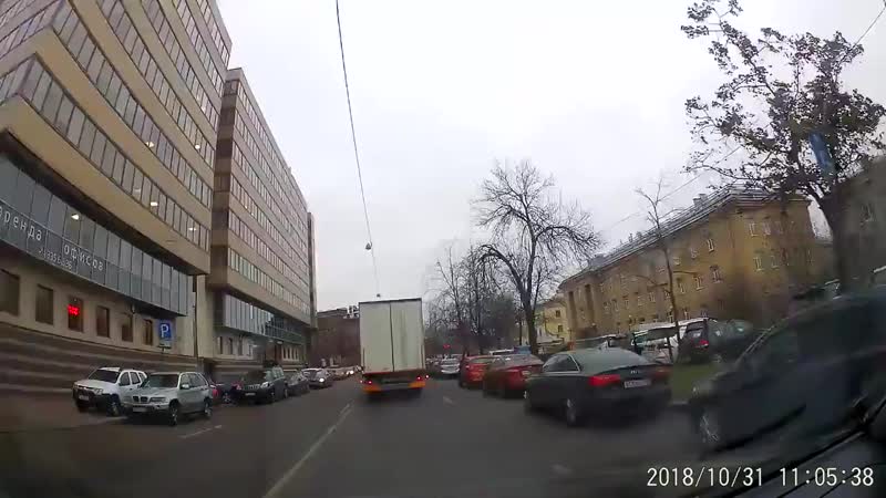 Открывая дверь, посмотрите в зеркала