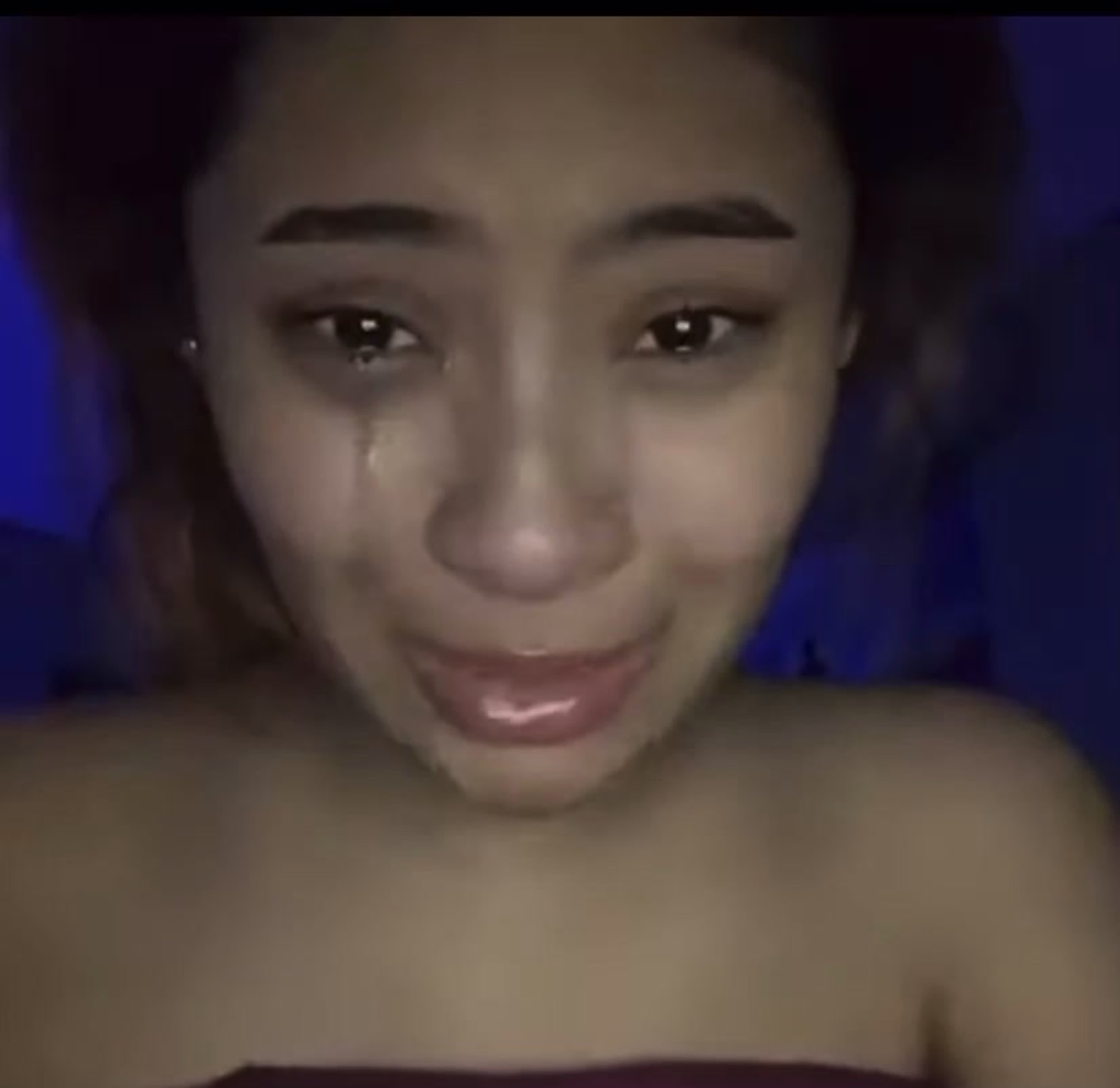 Stan twitter girl crying watch online
