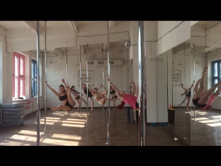 Pole in polët dance school