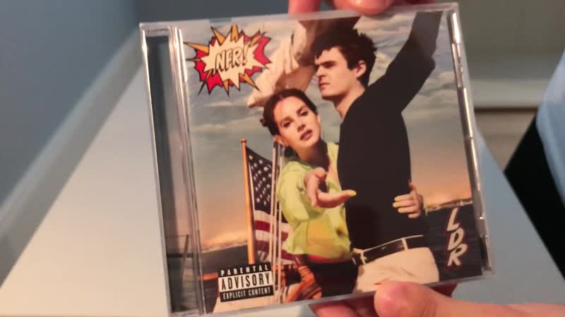 Анбоксинг издания альбома «norman fucking rockwell!» на cd