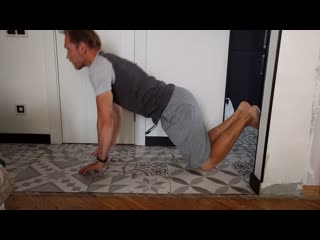 Взрывные отжимания с колен (explosive knee push ups)