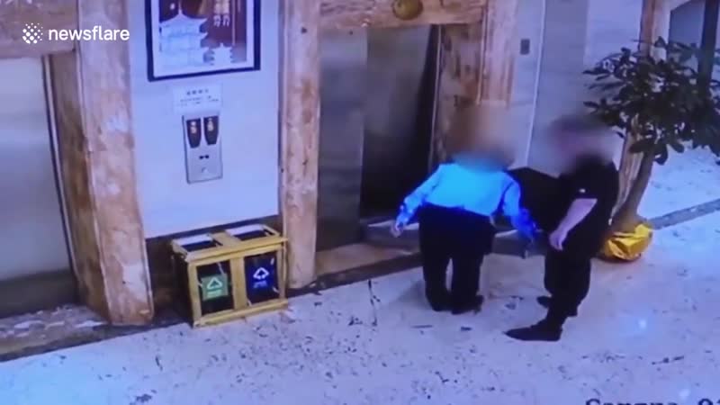 Китайцы упали в шахту лифта