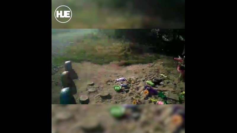 Родители построили детям площадку за свой счёт, а астраханские чиновники её спилили