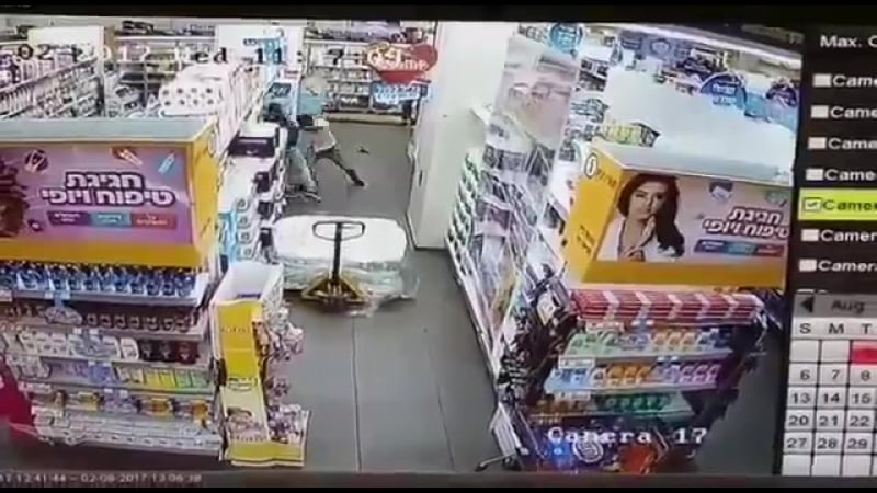 19 летний палестинец с ножом устроил молодые резню в супермаркете шуферсаль в я