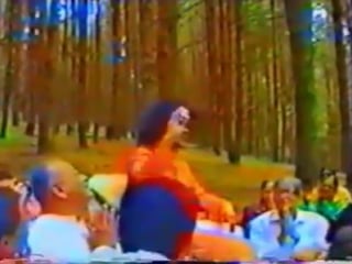 Видео sanjeevani pallavi rare video ) swami materialised kohinoor diamond & showed it to devotees so beautiful