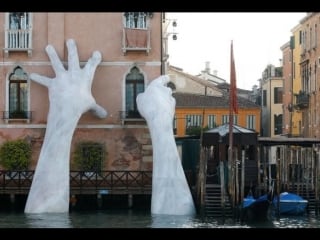 Лоренцо куинн