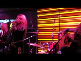 Vixen edge of a broken heart & cryin' [unplugged], live at monsters of rock cruise 2014