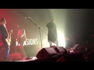 Alex turner performing vertigo with mini mansions in oklahoma city 10/10/18