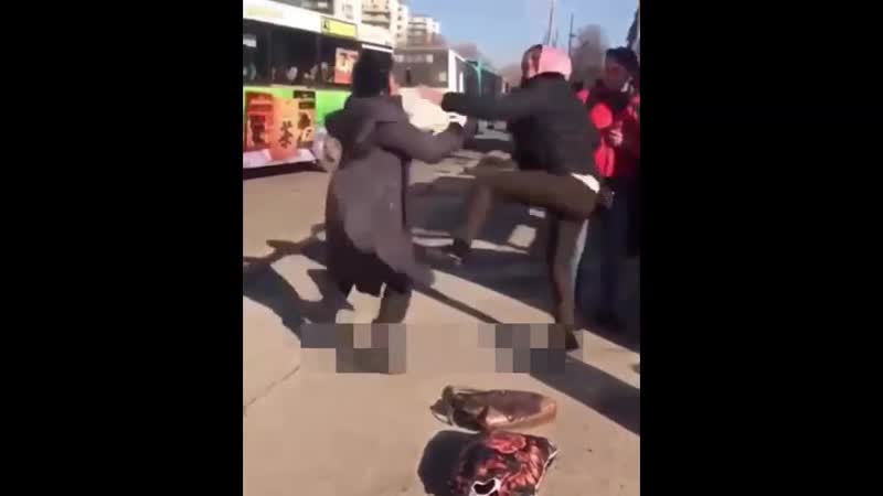 Махач с бомжихой [рофлы и панчи]