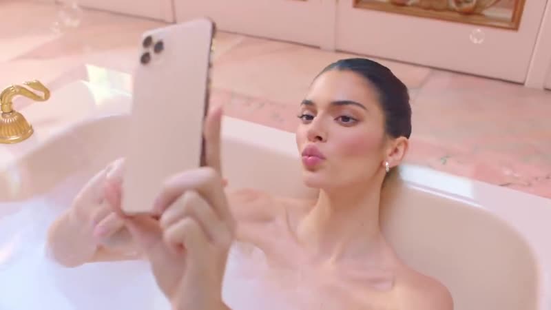 Кендалл дженнер для рекламной кампании « stuart weitzman» совместно с журналом «vogue»