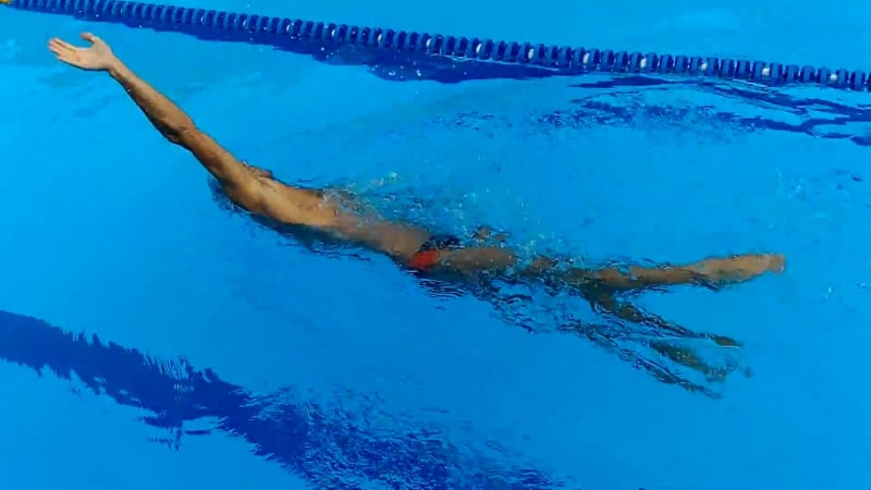 Гребок одной рукой