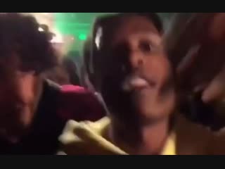 A$ap rocky отрывается под «sicko mode»