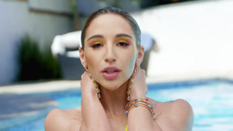 Porn poolside booty abella danger &amp; isiah maxwell, big wet butts july 24,