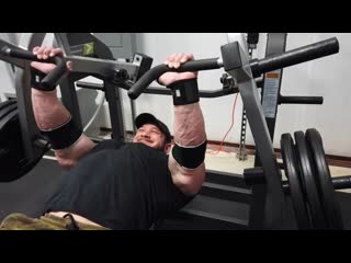 Hunter & lee labrada train chest & delts