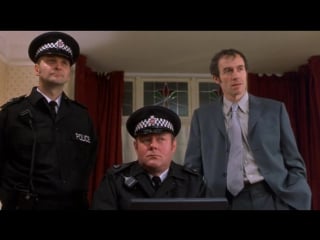 Надзиратель 2001 великобритания (комедия, криминал)