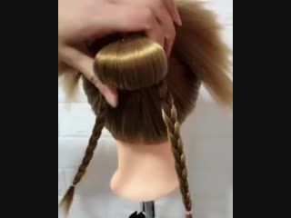 Красивая и стильная причёска!