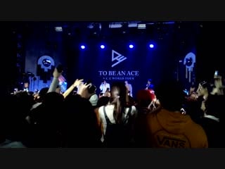 Fancam | 200219 | (flashlight) @ fan con 'to be an ace' in madrid