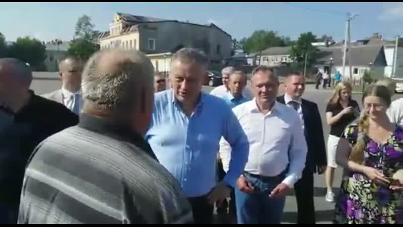 Александру дрозденко показывают набережную ладожской флотилии