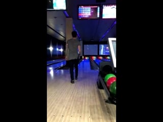 Тайлер выбивает страйк