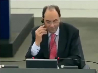 Mep nick griffin spricht im eu parlament über den paneuropa kalergi genozid in europa