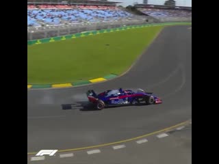 Albon, kvyat and giovinazzi spin at turn 15