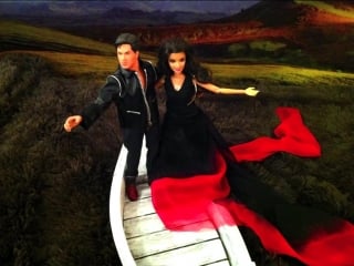 Breaking free of the box gerua pt 1 from dilwale (an srk doll tribute)