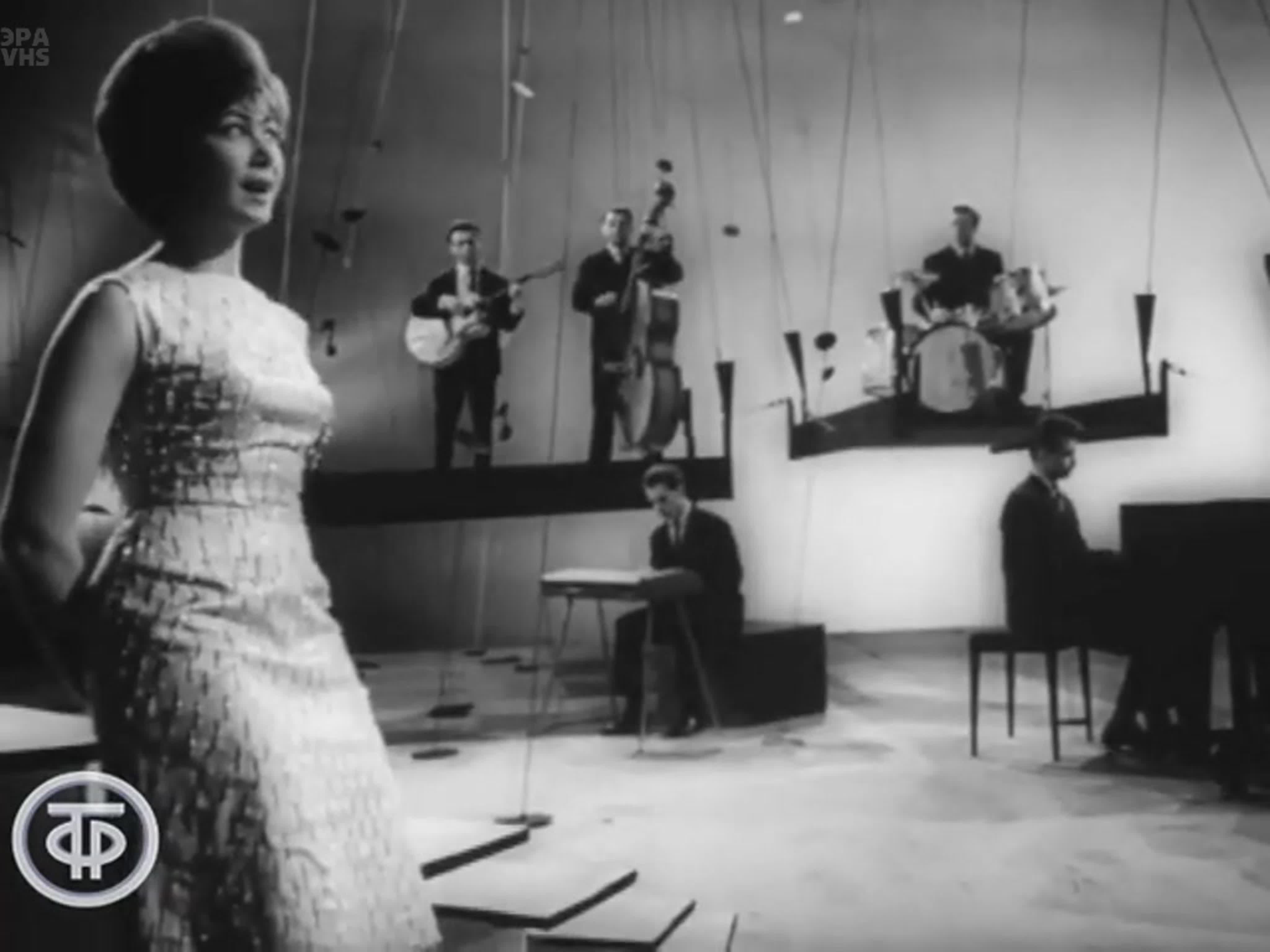 Эдита пьеха песня остается с человеком 1964 watch online