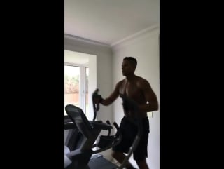 Валенсия продолжает тренирои